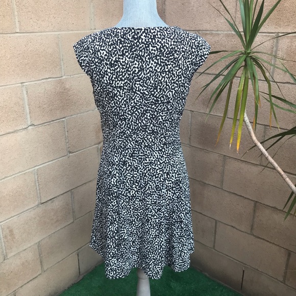 Express Cap Sleeve Printed Dress EUC - Picture 5 of 8